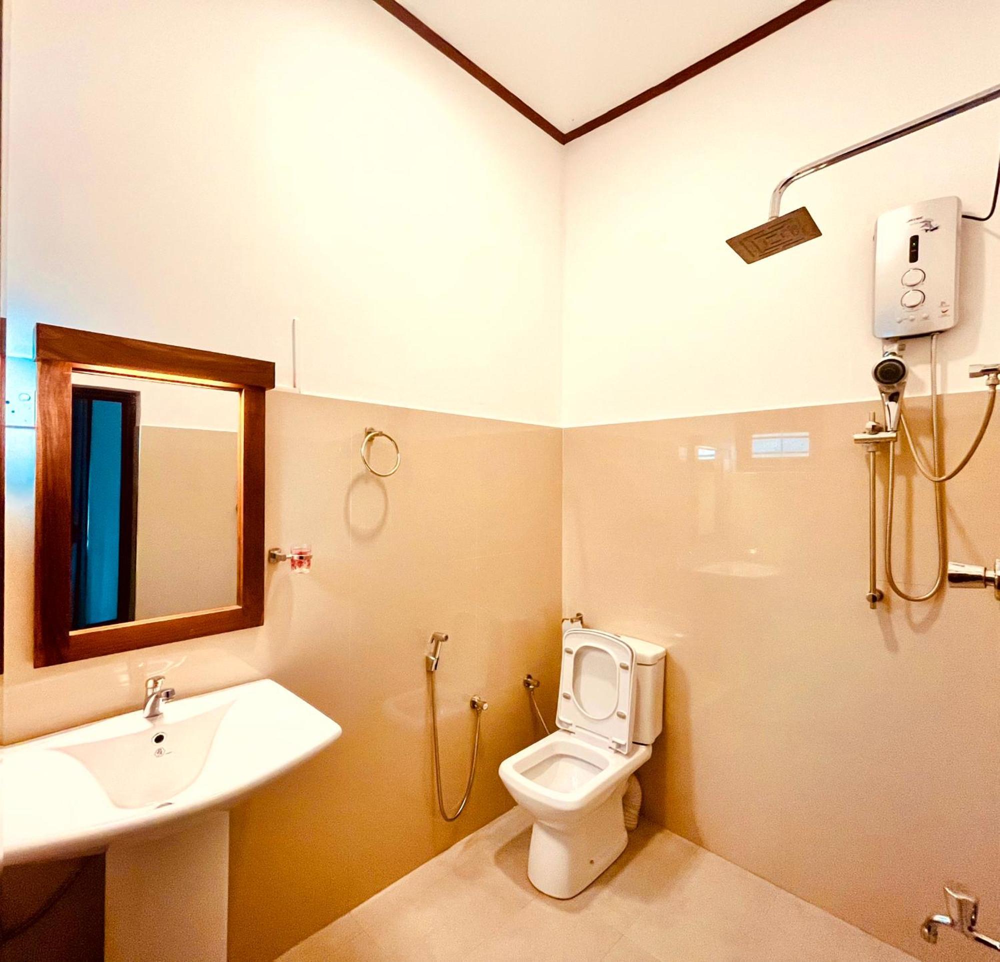 Peak House Apartment Dickwella Exterior photo